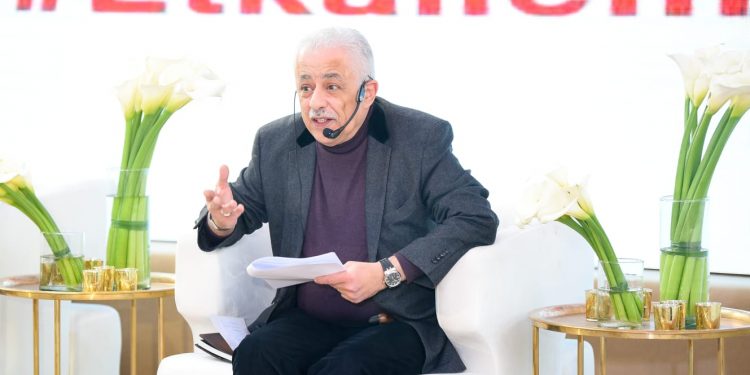 «شوقي»: فتح منصة التعليم الإلكترونية لابنائنا بالخارج