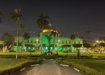 إضاءة قبة جامعة القاهرة باللون الأخضر احتفالًا باليوم العالمي للأرض