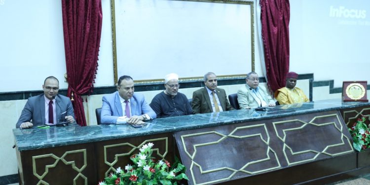 رئيس جامعة الأزهر يشهد حفل ختام مشروع "سفراء الأزهر" "شرح الكفراوي على الآجرومية" بكلية اللغة العربية