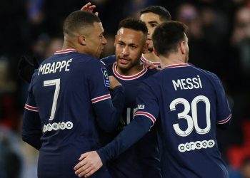 باريس سان جيرمان يحسم كلاسيكو فرنسا ويخطط لخطف نجم برشلونة 