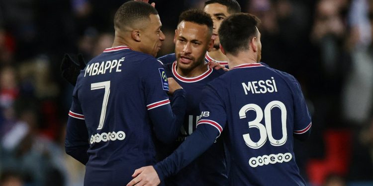 باريس سان جيرمان يحسم كلاسيكو فرنسا ويخطط لخطف نجم برشلونة