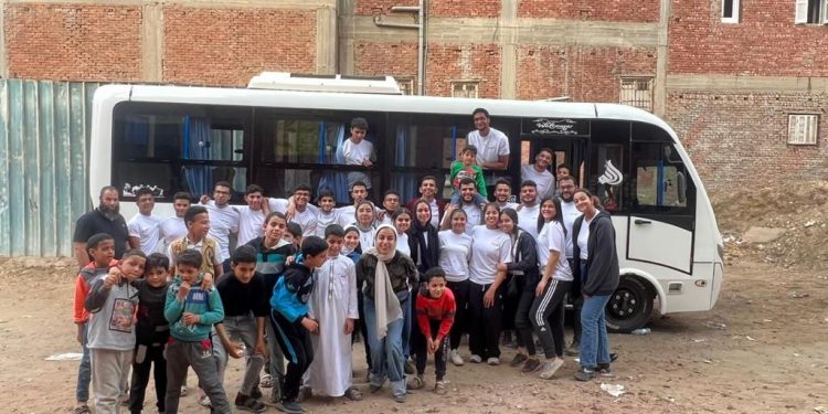 فريق منظمة إناكتس هيرتفوردشاير يوزع 500 شنطة رمضانية على الأسر الأكثر احتياجا