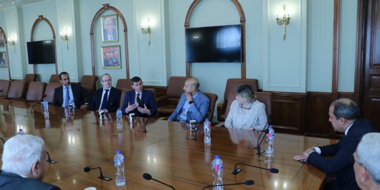 الجامعة البريطانية في مصر تستقبل وفد رفيع المستوي من جامعة شيفلد بالمملكة المتحدة