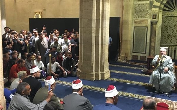 الدكتور أحمد عمر هاشم: شهر رمضان فرصة لإيقاظ القلوب وإحياء الخير وقمع الشر