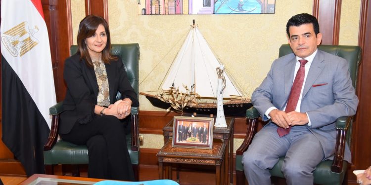 وزيرة الهجرة تلتقي مدير منظمة العالم الإسلامي "إيسيسكو"