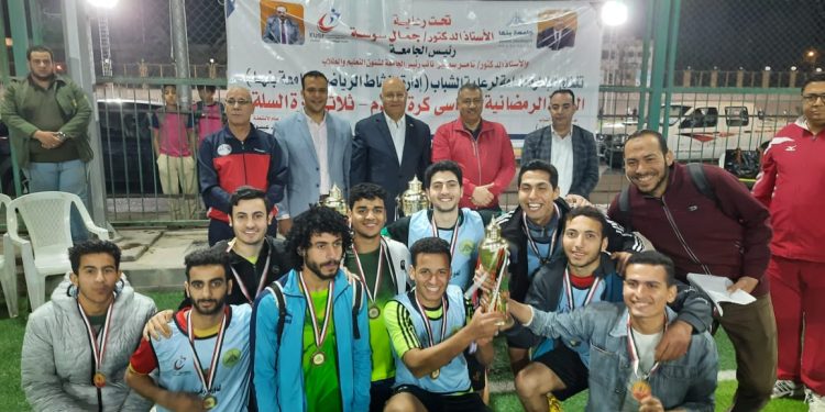 رئيس جامعة بنها يشهد ختام فعاليات الدورة الرمضانية لكرة القدم