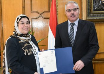 رانيا حلمي وكيلة للدراسات العليا بـ«طب بيطري القناة»