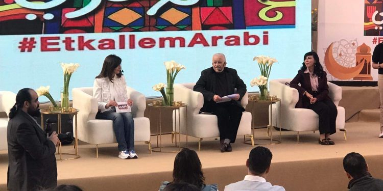 وزير الهجرة للطلاب بإحتفالية إتكلم عربي: بتأكلوا كنافة وقطايف