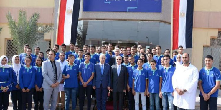 كيف يتم اختيار العاملين بمدارس التكنولوجيا التطبيقية.. التعليم توضح 