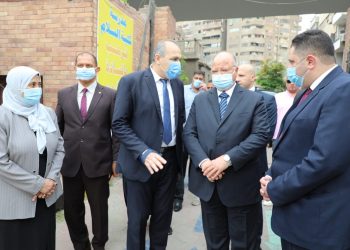 محافظ القاهرة يتفقد امتحانات نهاية العام بمدرسة كلية السلام| صور