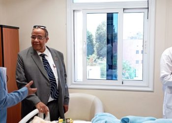 نائب رئيس جامعة الأقصر يتابع الامتحانات الإكلينيكية بكلية الطب