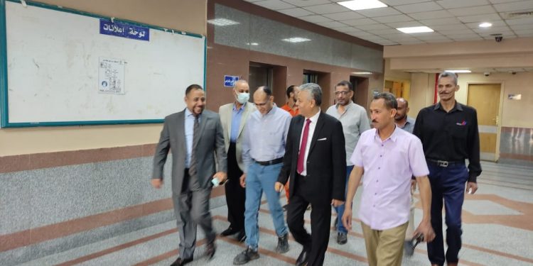 مستشفى قنا الجامعي يستقبل 485 حالة مرضية في أول أيام عيد الفطر