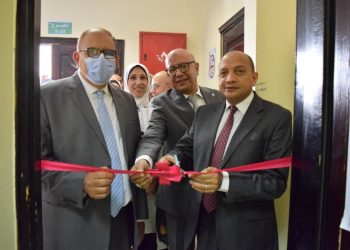 رئيس جامعة بنى سويف ورئيسة القومي للمرأة يفتتحا وحدة المرأة الآمنة