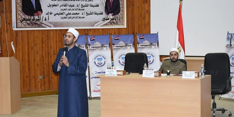 حملة توعوية بجامعة القناة تحت شعار ” أسرة مستقرة= مجتمع آمن”