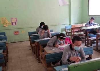 أولياء أمور مصر: صعوبة جزء الكيمياء العضوية وشكوى من عدم وضوح خرائط الجغرافيا  