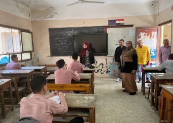 أولياء أمور مصر: إنجليزي الأول الثانوي به نقاط غير واضحة وكلمات خارج المنهج