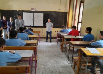 بعد غزو الأمراض النتفسية للمدارس.. توجه عاجل من التعليم بشأن التعامل مع الأمراض المعدية