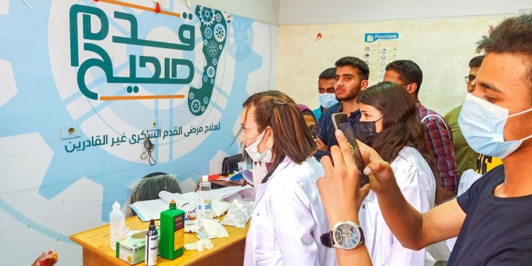 تدريب طلاب جامعة بني سويف التكنولوجية داخل المستشفى الجامعي