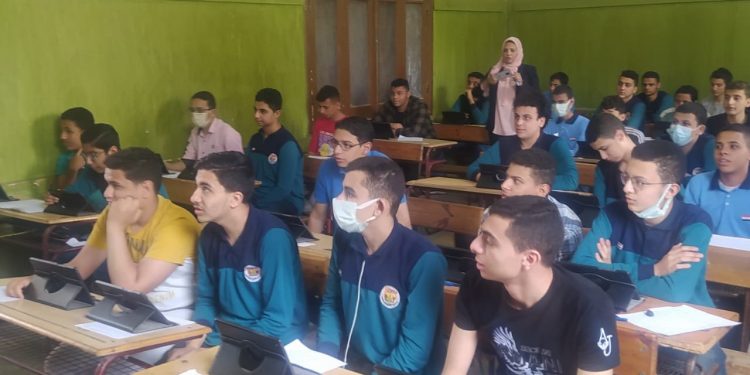 التعليم: جميع الطلاب دخلوا منصة الامتحان بسهولة اليوم ولم تتلقى أى شكاوى