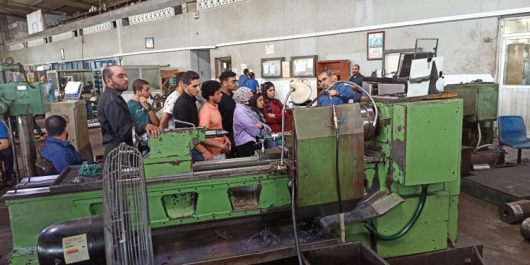 زيارة ميدانية لطلاب هندسة المنصورة الجديدة للمصانع وخطوط الانتاج