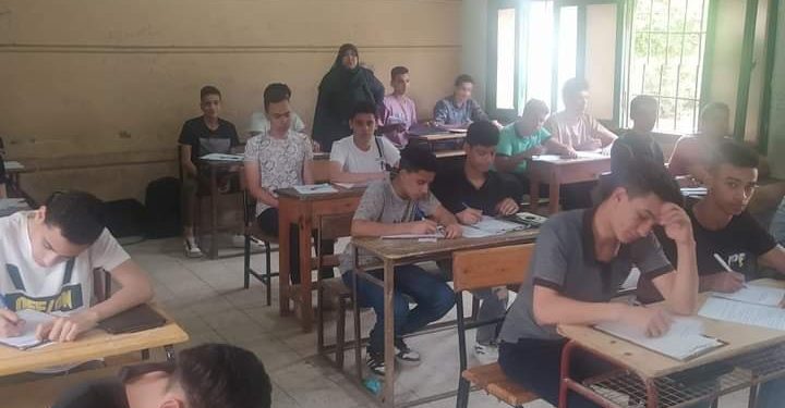 أولياء أمور مصر: نطالب بالتحقيق في تسريب امتحانات الثاني الثانوى وتوفير مسودة