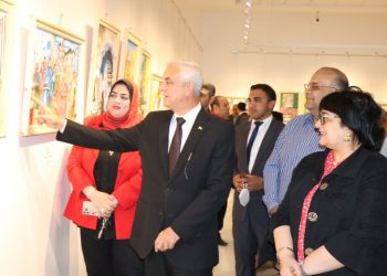 رئيس جامعة المنوفية يفتتح معرض “حواديت مصرية” للتربية النوعية بقصر الثقافة
