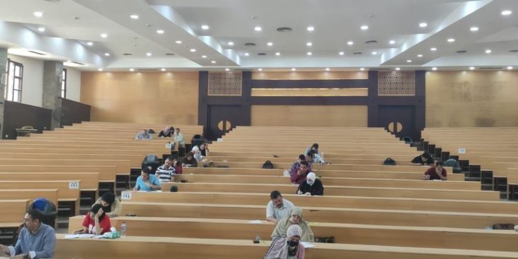 انطلاق امتحانات الدراسات العليا بـ«تجارة عين شمس»