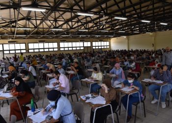 نائب رئيس جامعة أسيوط يتفقد أعمال امتحانات نهاية العام الجامعى