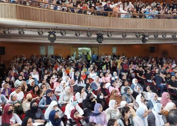 محافظ بورسعيد: قوافل تعليمية لتخفيف العبء على  الأسر ومساعدة طلاب الثانوية