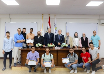 رئيس جامعة الدلتا التكنولوجية يشهد ختام الأنشطة الطلابية ويُكرّم المتميزين