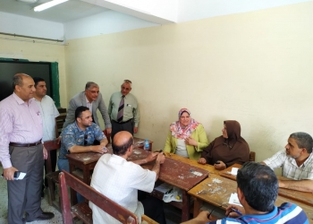 تعليم المنوفية: فرز كراسة الإجابة لطلاب الشهادة الإعدادية حتى الغلاف