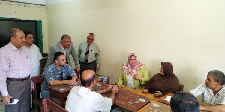 تعليم المنوفية: فرز كراسة الإجابة لطلاب الشهادة الإعدادية حتى الغلاف