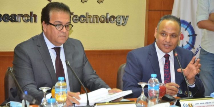 أكاديمية البحث العلمي  تعلن نجاح إنتاج وتوزيع أجهزة تنفس صناعي بتكنولوجيا مصرية 100%