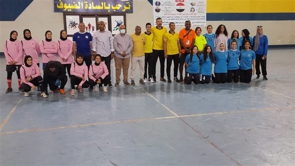 طالبات التعليم العالي تتوجن ببطولة الكرة الخماسية للجامعات