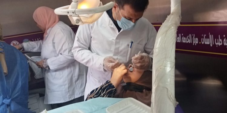 أسنان جامعة طنطا تشارك بالقافلة الطبية لقرية القرشية مركز السنطة