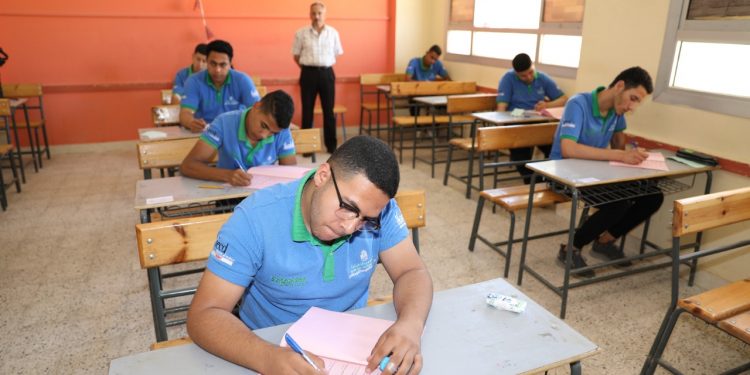 مزايا واشكاليات تطبيق مجموعات التقوية المدرسية للعام 2025