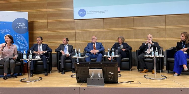 خبراء التعليم الألمان: الباحثين المصريين نتائجهم عظيمة خاصة في مجال النشر بالدوريات العلمية