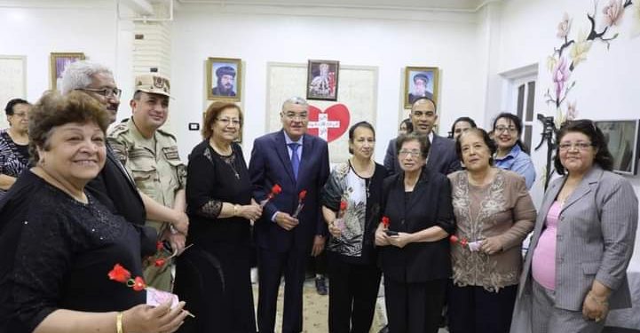 محافظ المنيا يهنئ أطفال مؤسسات البنين والبنات بعيد الفطر