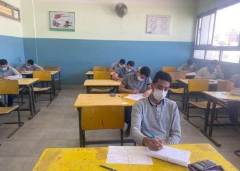 انطلاق امتحانات نهاية العام لصفوف النقل بالمدارس «صور»