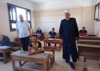 ﻿رئيس القليوبية الأزهرية يتابع سير امتحانات النقل لمعاهد القراءات