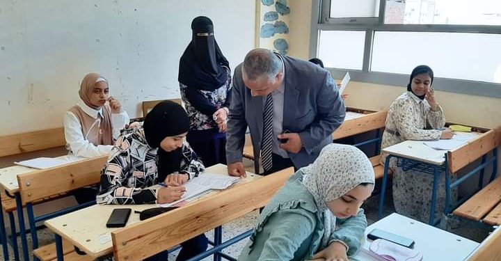 حرمان ١٤ طالب من امتحان العلوم وإحالة الملاحظين للتحقيق بإعدادية دمياط
