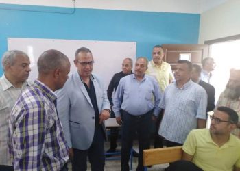 وكيل التعليم بالقليوبية يتفقد لجان النظام والمراقبة بكنترول الإعدادية