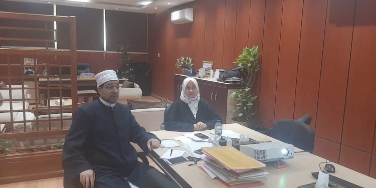 الوافدين بالأزهر : إجراء اختبار إلكتروني عبر الإنترنت لطلاب سنغافورة