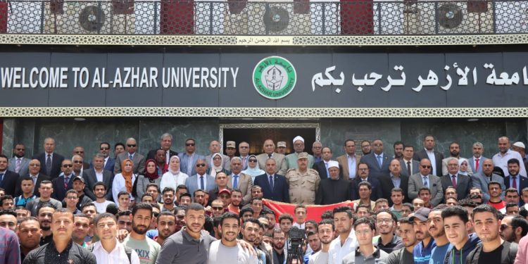 المحرصاوي يعلن اصطفاف جامعة الأزهر صفًّا واحدًا دعمًا للقوات المسلحة والشرطة في حربهما على الإرهاب