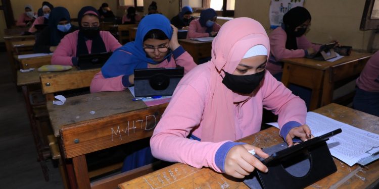 نكشف حقيقة نجاح جميع الطلاب الأول والثاني الثانوي بالجيزة عدا المتغيبين