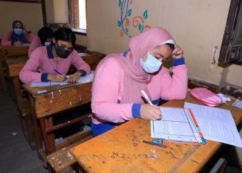 تداول امتحان اللغة الفرنسية لطلاب أولى ثانوي على تليجرام أثناء اللجان