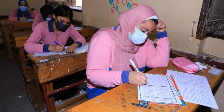 تداول امتحان اللغة الفرنسية لطلاب أولى ثانوي على تليجرام أثناء اللجان