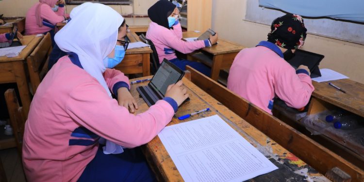 «التعليم» ترصد أجواء امتحانات الثاني الثانوي «صور»