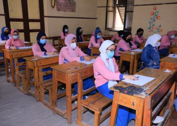 «التعليم» ترصد أجواء امتحانات الثاني الثانوي «صور»