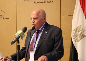 نقيب المعلمين يطالب بتضمين المناهج الدراسية مادة للتربية المناخية